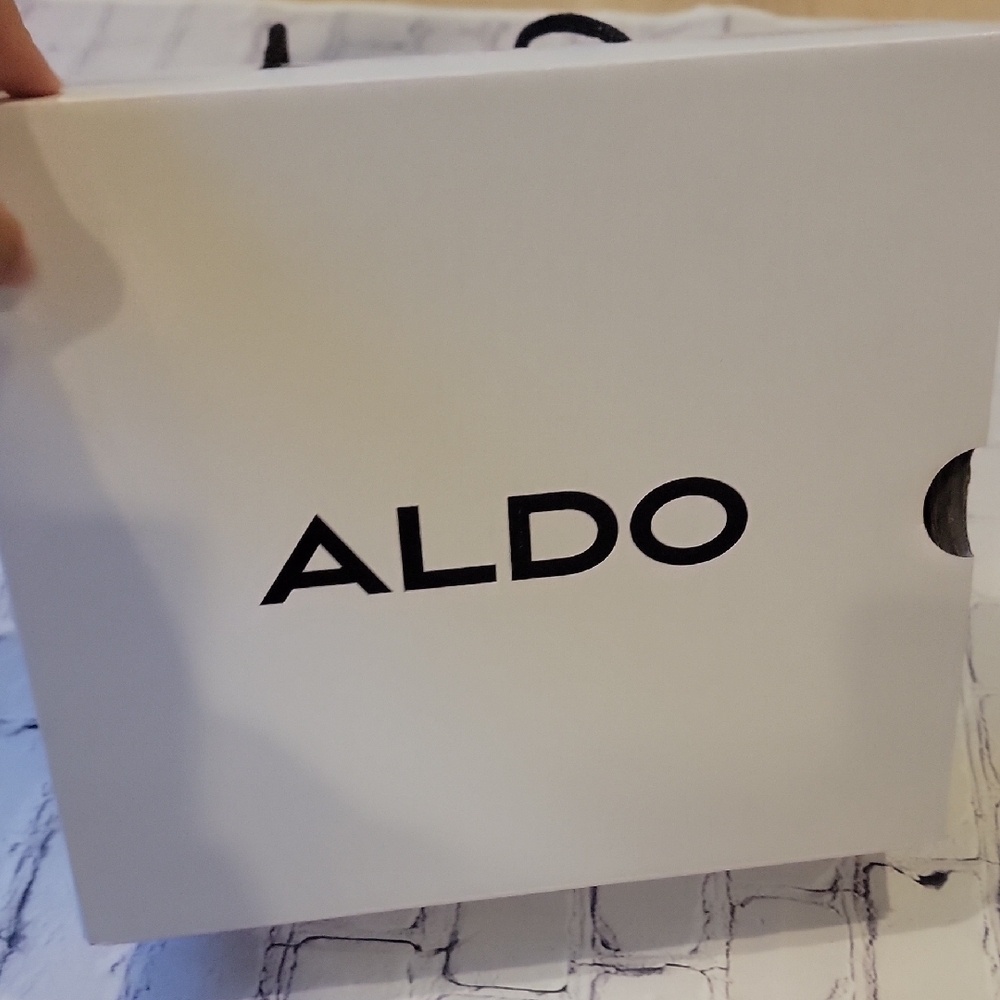 New In Box ALDO Ulialdan
Strappy heeled sandal Size 7 White - Picture 2 of 10